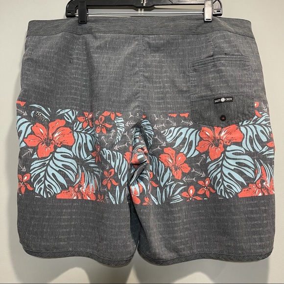 Salty Crew Board shorts Hawaiian style size 40 - Picture 2 of 15